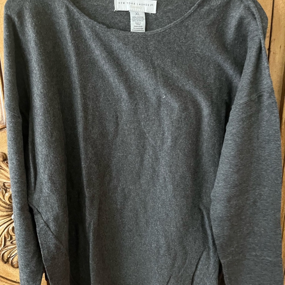 New York Laundry sweater. Grey XL. NWT